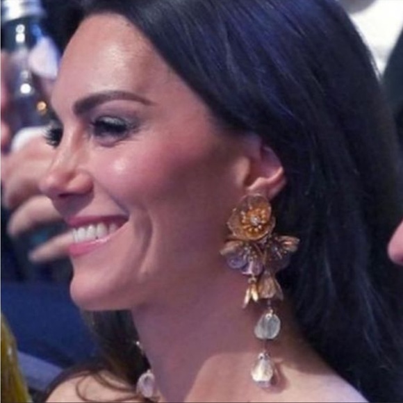 Zara Fashion Kate Middleton Flowers Floral Cascade Drop Statement Earrings - Picture 4 of 16